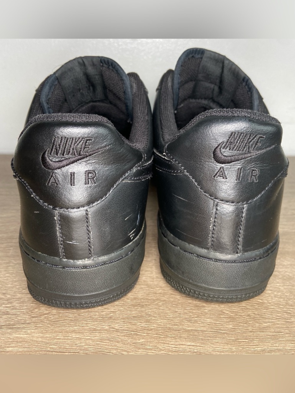 Nike Air Force 1 Low Top Mens 10.5 Triple Black Sneakers 315122-001 - Picture 5 of 13